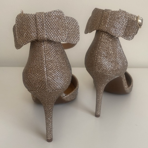 Jessica Simpson Lana High Heels Sz 9 Double Bow Ankle Strap Glittery Gold Pumps - Picture 2 of 15